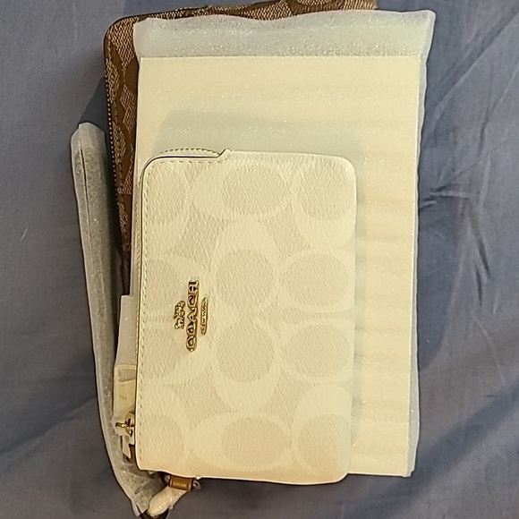 Coach Corner Zip Trio In Signature Canvas NWT - Picture 3 of 8